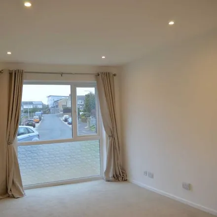 Rent this 2 bed apartment on Hillside Road in Hungerford, RG17 0BH