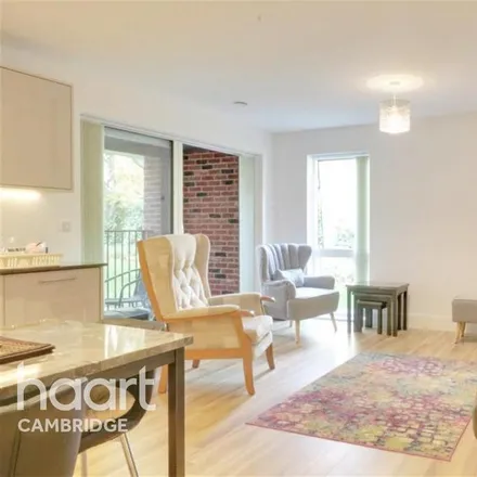 Image 2 - 281 Hills Road (cycleway), Cambridge, CB2 8RP, United Kingdom - Apartment for rent