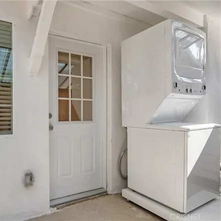 Image 3 - 20516 Mandell Street, Los Angeles, CA 91306, USA - House for rent