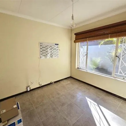 Image 1 - 717 Portia Street, Tshwane Ward 45, Gauteng, 0042, South Africa - Apartment for rent