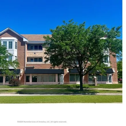 Buy this 3 bed condo on Chestnut Avenue in Glenview, IL 60026