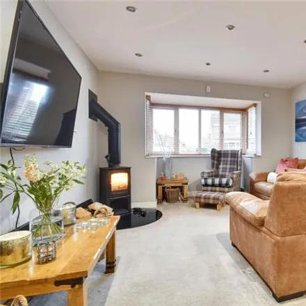Image 3 - Riverside Way, Droitwich Spa, WR9 8UP, United Kingdom - House for sale