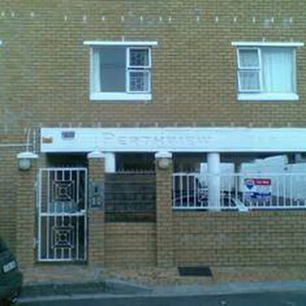 Image 1 - Oak Avenue, Wynberg, Cape Town, 7800, South Africa - Apartment for rent