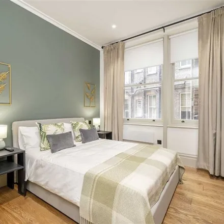 Rent this 3 bed apartment on 3 Basil Street in London, SW1X 9LF