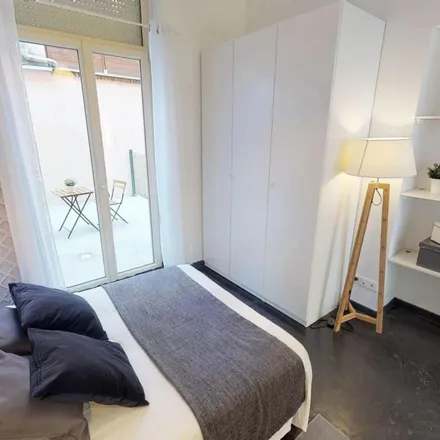 Image 2 - 69 Rue de Wazemmes, 59046 Lille, France - Apartment for rent