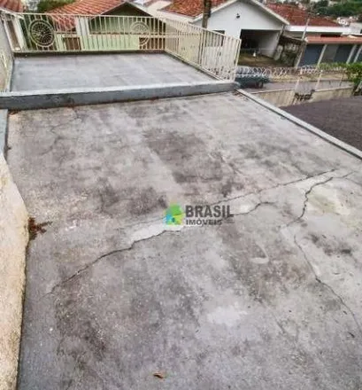 Buy this 2 bed house on Rua Senador Godoy in Aparecida, Poços de Caldas - MG