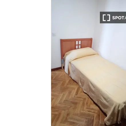 Rent this 3 bed room on Calle de Budapest in 28022 Madrid, Spain