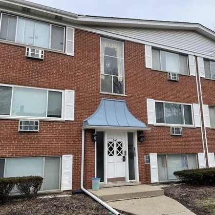Rent this 1 bed condo on 682 Washington Boulevard in Oak Park, IL 60302