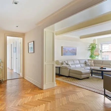 Image 2 - 177 East 77th Street, New York, NY 10075, USA - Condo for sale