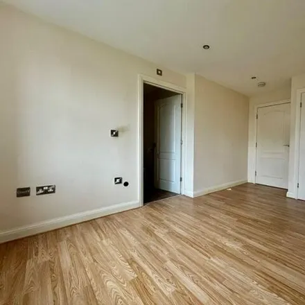 Image 5 - The Avenue, Stockton-on-Tees, TS19 7EY, United Kingdom - Apartment for rent