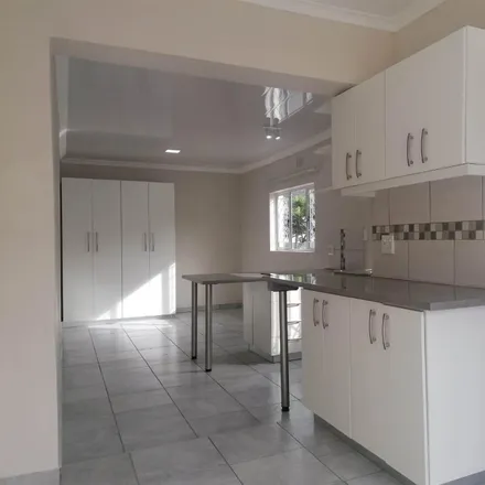 Image 6 - 28 Peak Rd, Fish Hoek, Cape Town, 7974, South Africa - Apartment for rent
