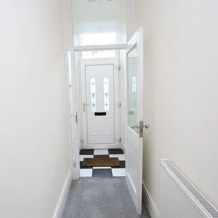 Image 9 - Kelvin Way, Bradford, BD2 3DX, United Kingdom - Townhouse for rent