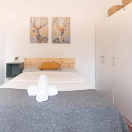 Rent this 5 bed room on Carrer de Roger de Flor in 93, 08013 Barcelona