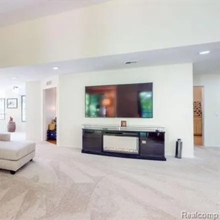 Image 7 - 6972 Pebble Creek Woods Drive, West Bloomfield Township, MI 48322, USA - Condo for sale