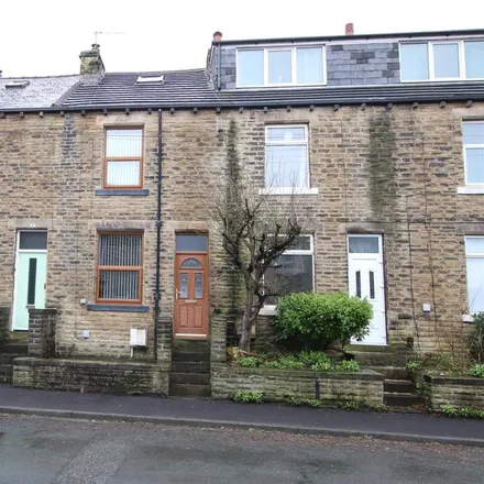 Rent this 2 bed townhouse on Ashgrove in Bradford, BD10 0BP
