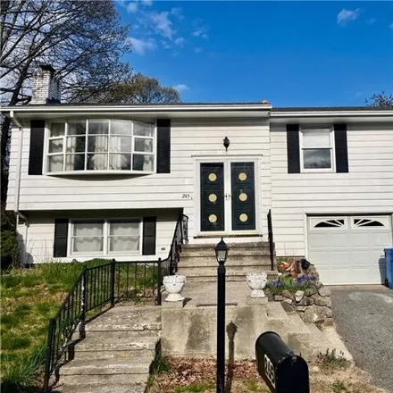 Buy this 3 bed house on 197 Oakhill Drive in Cumberland, RI 02864
