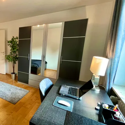 Rent this 1 bed room on Sachsenkamstraße 21 in 81369 Munich, Germany