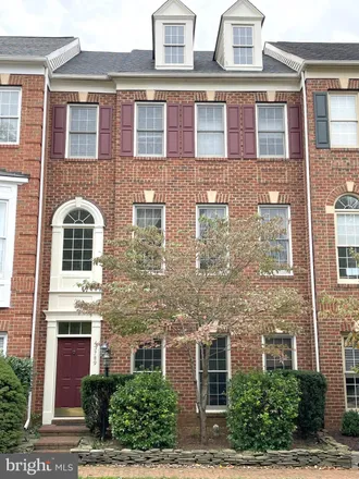Rent this 3 bed townhouse on 43789 Apache Wells Terrace in Leesburg, VA 20176