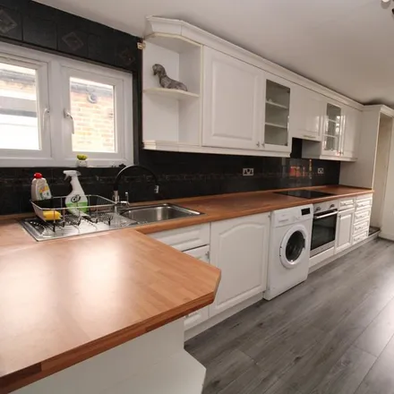 Rent this 1 bed apartment on 98 Evelina Road in London, SE15 3HB
