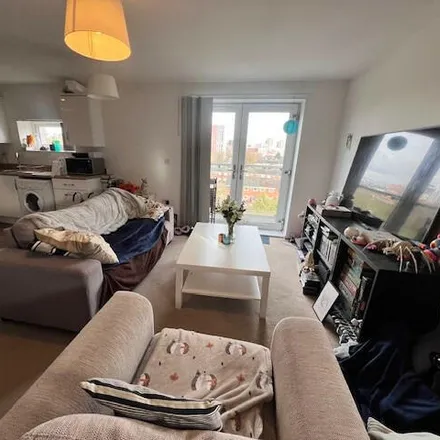 Image 2 - Spinner House, Elmira Way, Salford, M5 3LH, United Kingdom - Apartment for rent