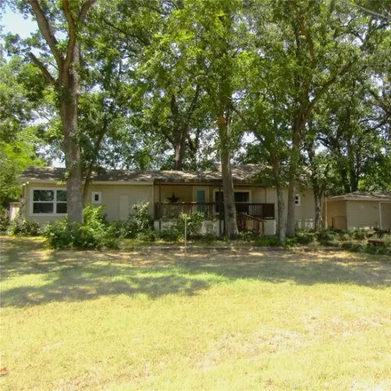 Buy this 3 bed house on 150 Tanglewood Dr in Mabank, Texas