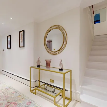 Image 4 - Kingston House South 40-90, Ennismore Gardens, London, SW7 1NP, United Kingdom - Townhouse for rent