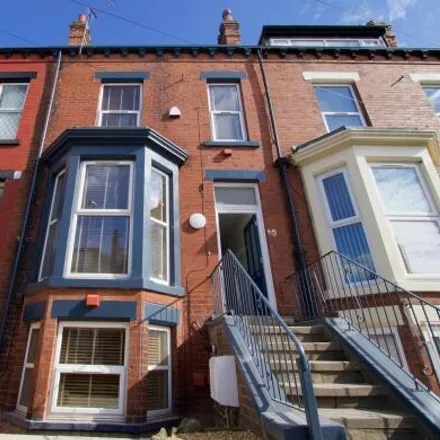 Image 2 - 31 Brudenell Mount, Leeds, LS6 1HT, United Kingdom - Townhouse for rent