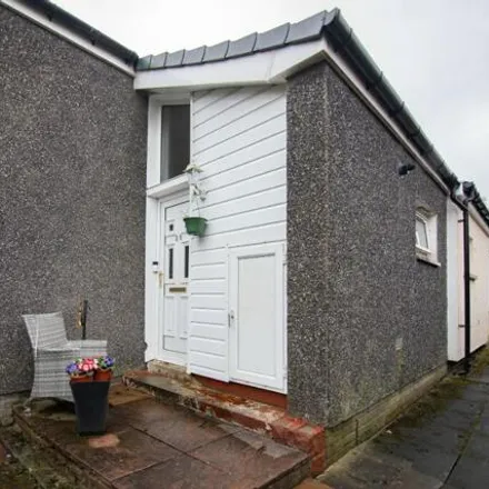 Buy this 3 bed townhouse on Lomond Crescent in Cumbernauld, G67 4JJ