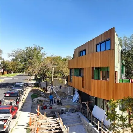 Image 2 - 2302 East 11th Street, Austin, TX 78702, USA - House for sale