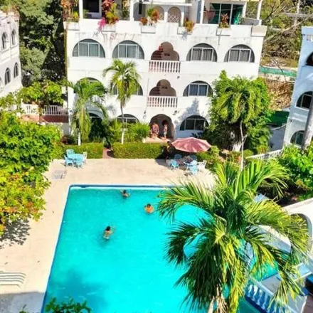 Rent this 2 bed apartment on Avenida Gran Vía Tropical in Barrio La Pinzona, 39300 Acapulco