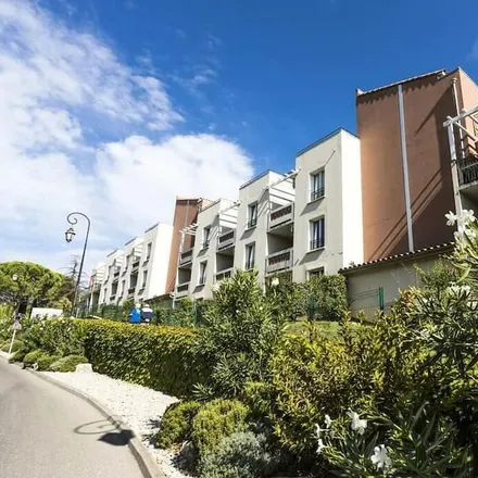 Image 8 - 04800 Gréoux-les-Bains, France - Apartment for rent