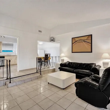 Image 2 - 1500 Marseille Drive, Isle of Normandy, Miami Beach, FL 33141, USA - House for sale