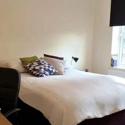 Rent this 1 bed apartment on Tamar Way in London, N17 9HF
