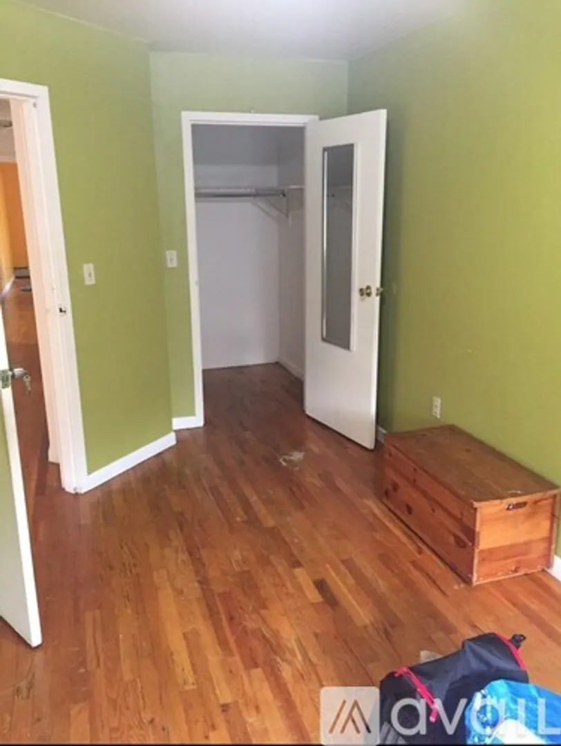 14th St, Unit ROOM WITH BROKER FEE DEC 1 | Studio apartment for rent