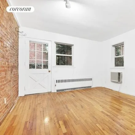 Image 3 - 53 W 76th St Apt 4B, New York, 10023 - Apartment for rent
