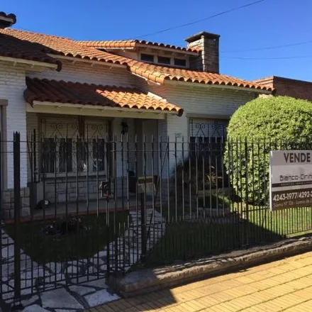 Buy this 3 bed house on Domingo Faustino Sarmiento 726 in Partido de Lomas de Zamora, Lomas de Zamora