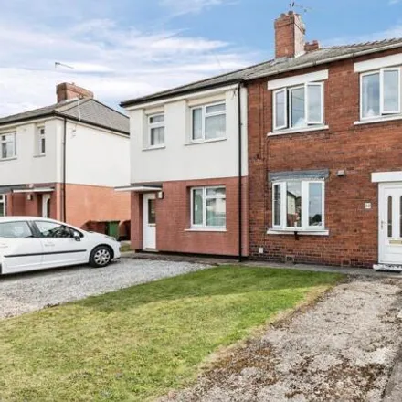 Buy this 3 bed duplex on Broomhill Crescent in Knottingley, WF11 0DU