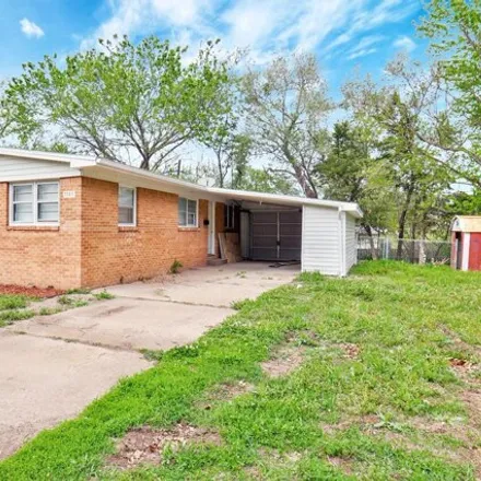 Buy this 3 bed house on 6117 Hartford Drive in Park City, KS 67219