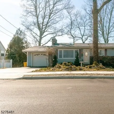 Image 6 - 48 Hilltop Terrace, Bloomingdale, Passaic County, NJ 07403, USA - House for sale