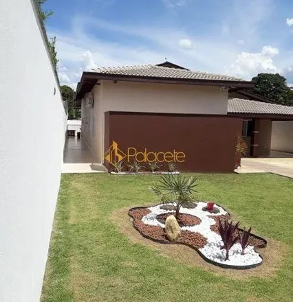 Buy this 3 bed house on Avenida Antônio Cozzi in Cardoso, Pindamonhangaba - SP
