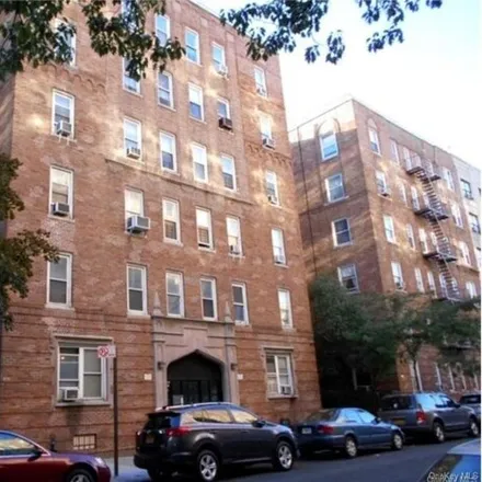 Buy this studio apartment on 2081 Cruger Avenue in New York, NY 10462