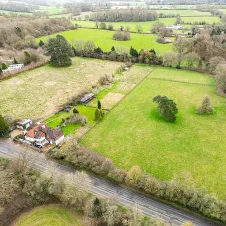 Image 2 - Duckhall Farm, Hempstead Road, Bovingdon, HP3 0HE, United Kingdom - House for sale