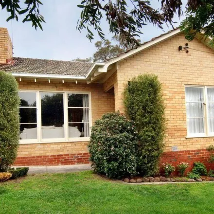Image 7 - 38 Florence Road, Surrey Hills VIC 3127, Australia - Apartment for rent