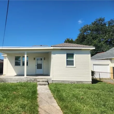 Rent this 3 bed house on 720 Breanon Street in Metairie Terrace, Metairie