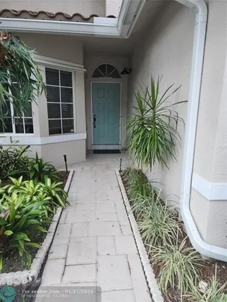 Image 2 - 2943 Port Royale Lane, Fort Lauderdale, FL 33308, USA - Townhouse for sale