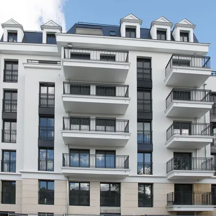 Rent this 3 bed apartment on 56 Route du Pavé Blanc in 92140 Clamart, France