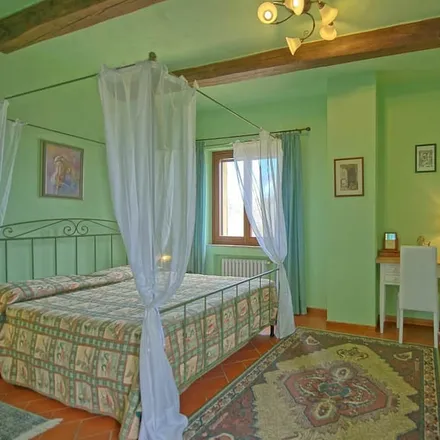 Rent this 3 bed house on San Gimignano in Via San Matteo, 53038 San Gimignano SI