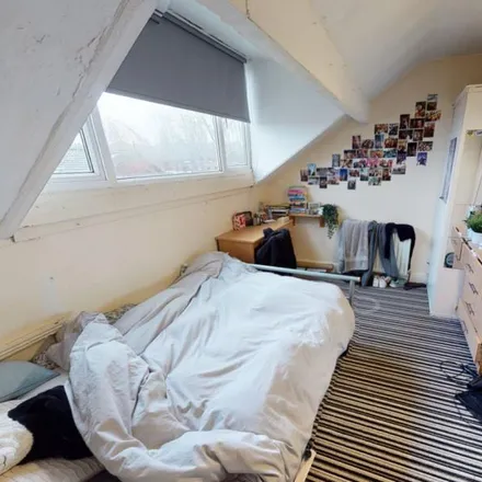 Rent this 3 bed apartment on Royal Park Avenue in Leeds, LS6 1EZ