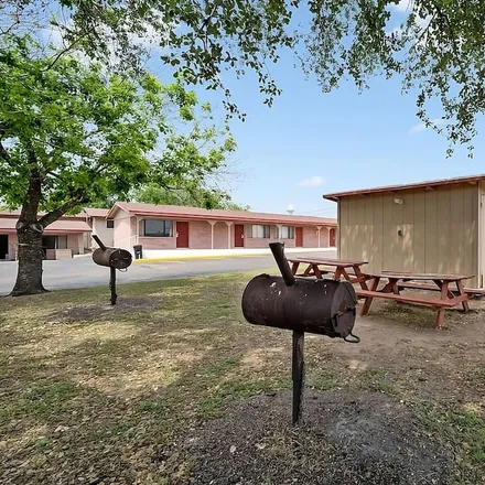 Image 7 - Beeville, TX - House for rent