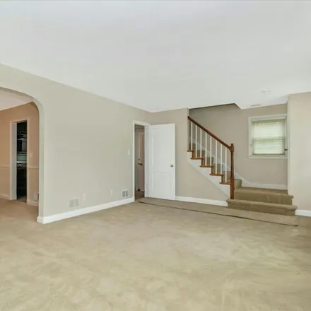Image 6 - 212 Indian Spring Drive, Silver Spring, MD 20901, USA - House for sale